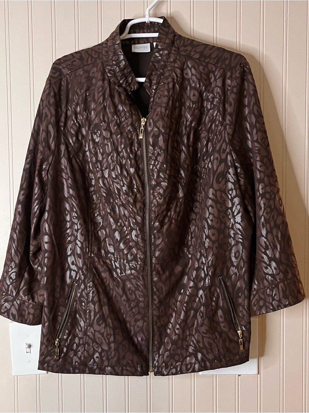 Zenergy By Chicos Jacket Women's size 3 Brown animal print Full Zip pocket